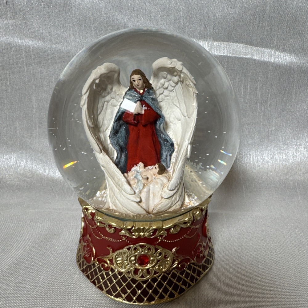 Angel Holding Baby Nativity Scene Snow Globe Musical Light Up Display‎